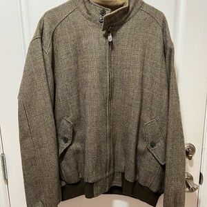 Mans Xl Orvis green wool jacket with knit cuffs and inside pockets also